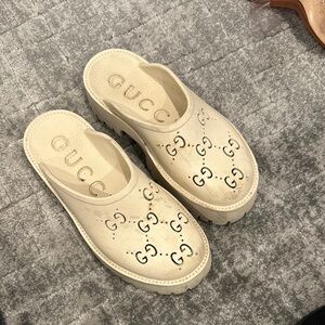 Gucci Cream Slip-On Clogs